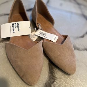 NWT tan flats size 8